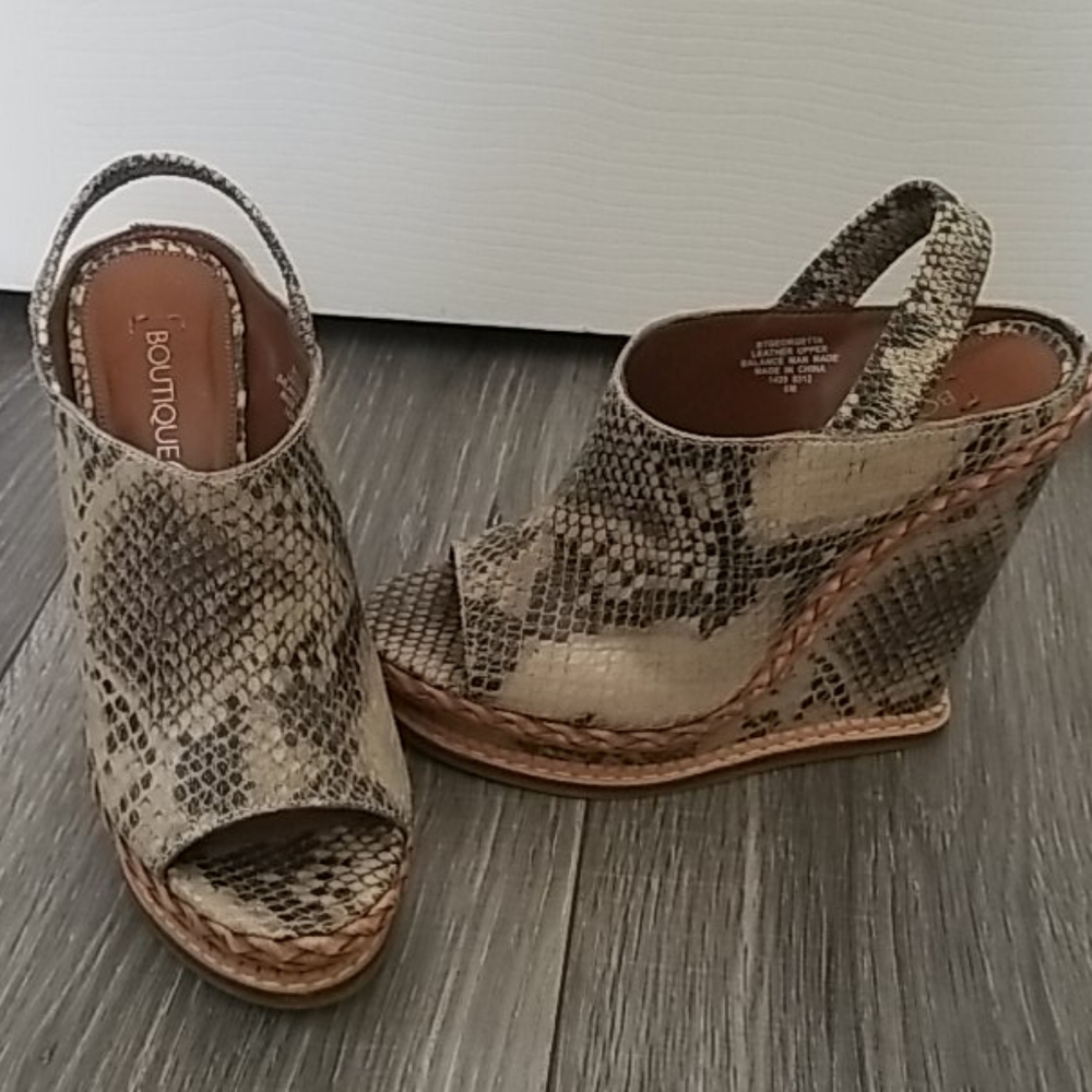 Boutique 9 Snakeskin Wedge Heels Shoes Size 6
